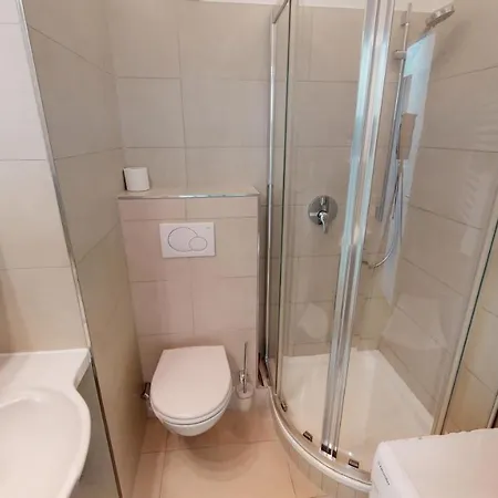 Haus Wiesbaden App 43 Woodwhite * ペルツァーハケン