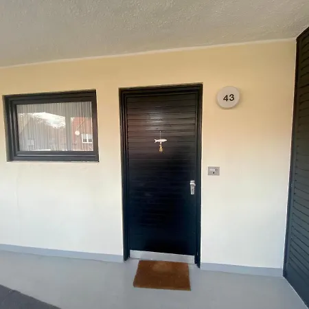 Haus Wiesbaden App 43 Woodwhite ペルツァーハケン